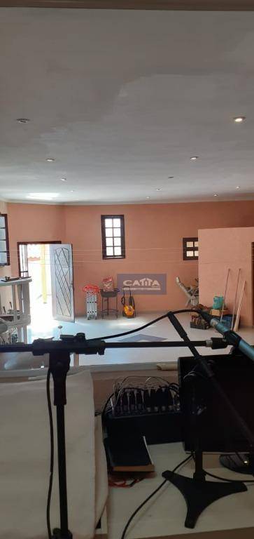 Sobrado à venda com 4 quartos, 300m² - Foto 42