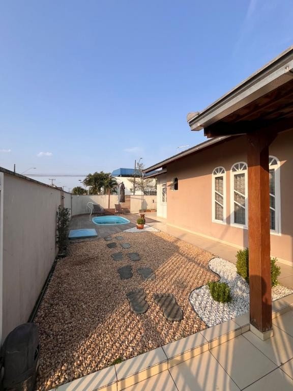 Casa à venda com 3 quartos, 150m² - Foto 1