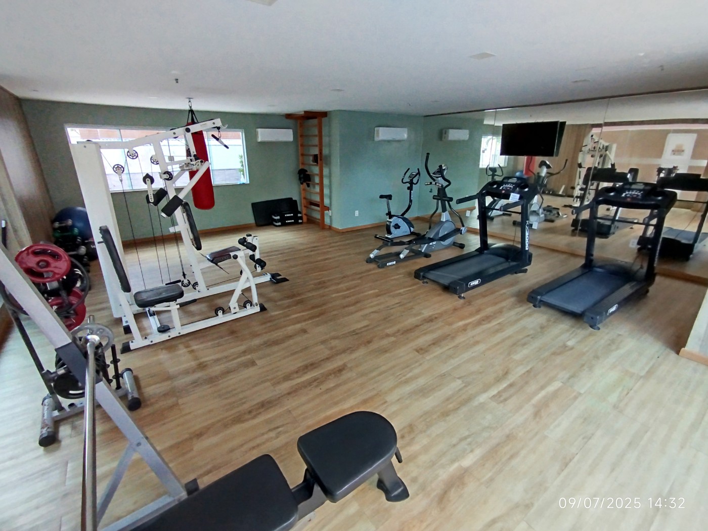 Apartamento para alugar com 3 quartos, 131m² - Foto 13