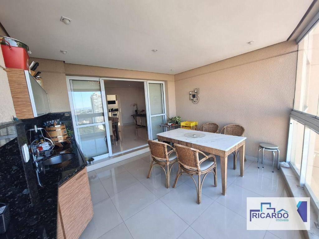 Apartamento à venda com 4 quartos, 180m² - Foto 2