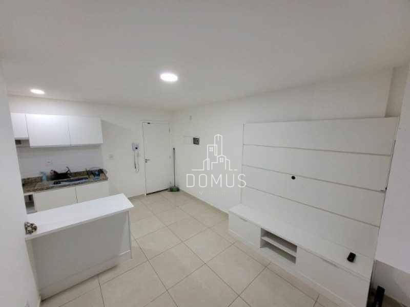 Apartamento à venda com 1 quarto, 40m² - Foto 2