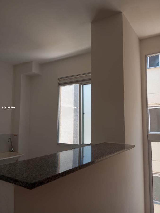 Apartamento à venda com 2 quartos, 42m² - Foto 9