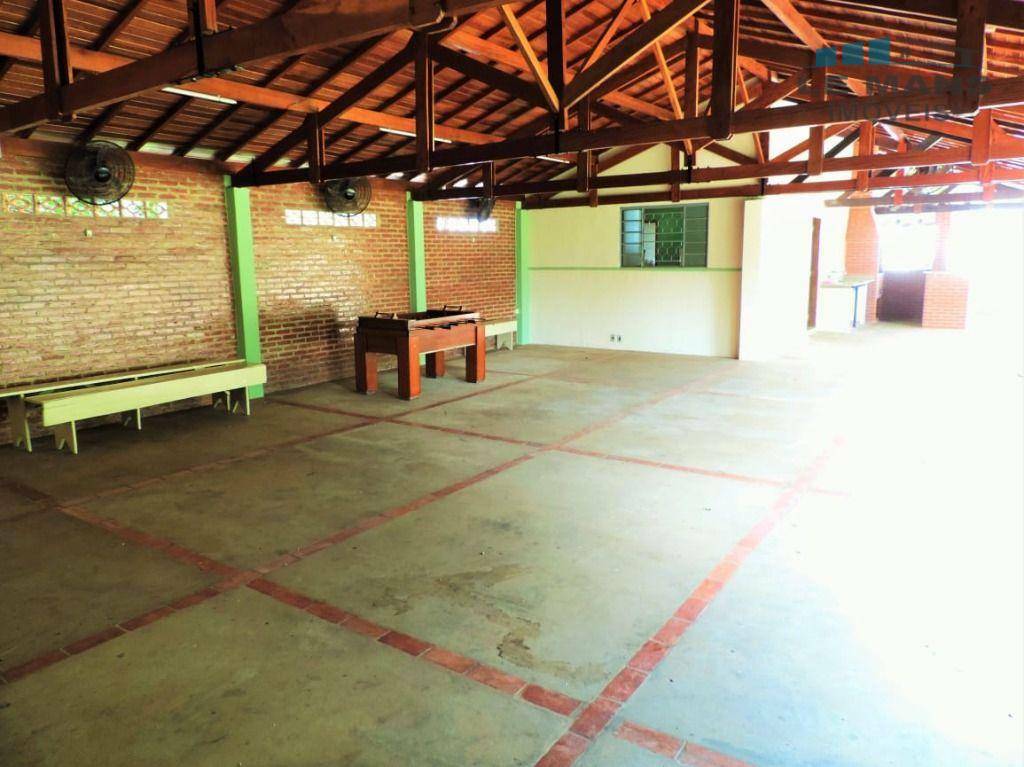 Chácara à venda com 2 quartos, 200m² - Foto 8