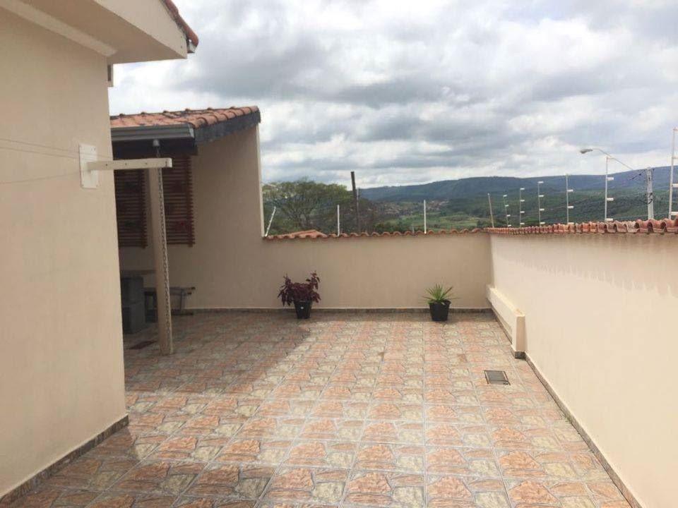 Casa à venda com 2 quartos, 175m² - Foto 1