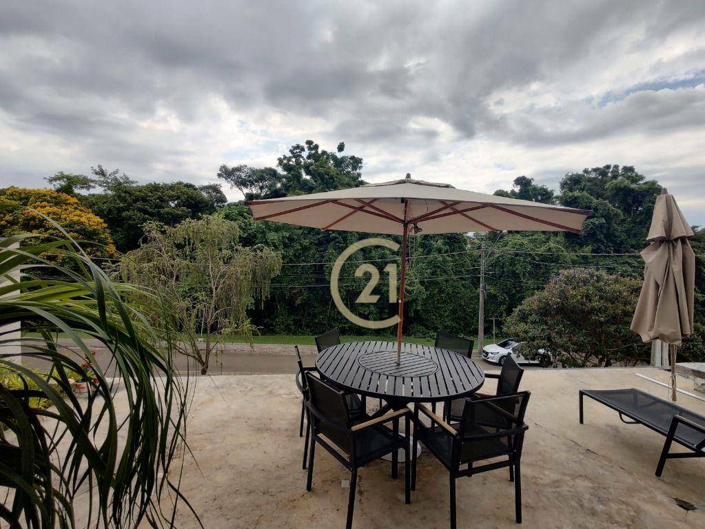 Casa de Condomínio à venda com 4 quartos, 390m² - Foto 1