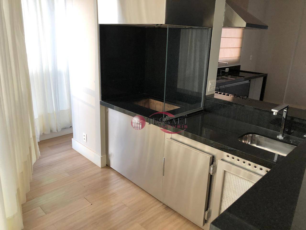 Apartamento à venda com 3 quartos, 157m² - Foto 1