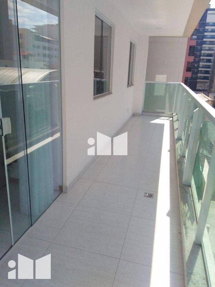 Apartamento à venda com 3 quartos, 110m² - Foto 2