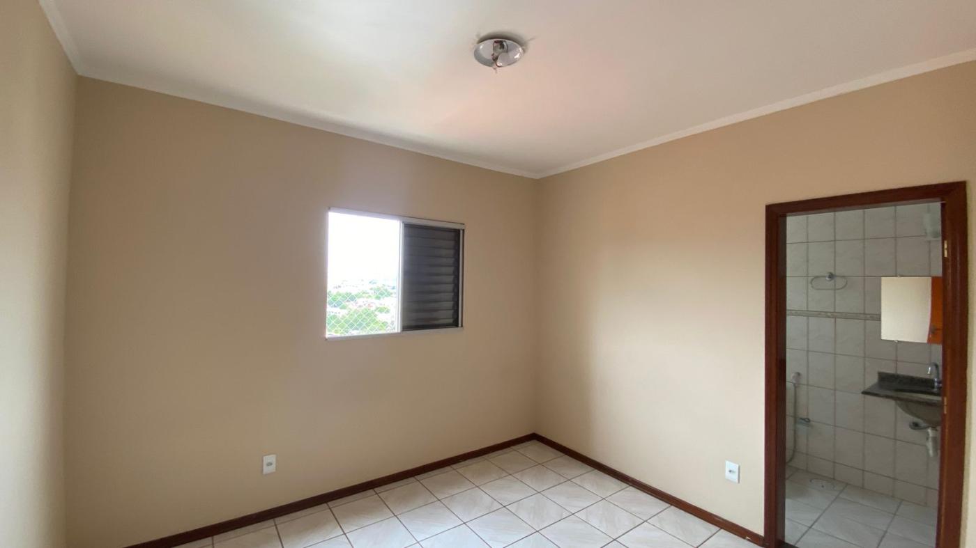 Apartamento para alugar com 2 quartos, 65m² - Foto 11