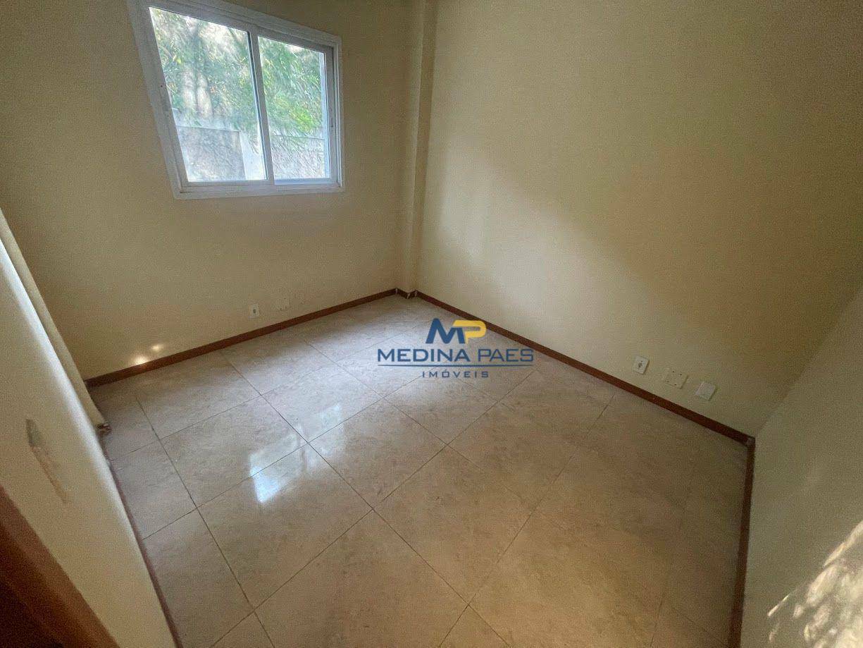 Apartamento à venda com 2 quartos, 65m² - Foto 4