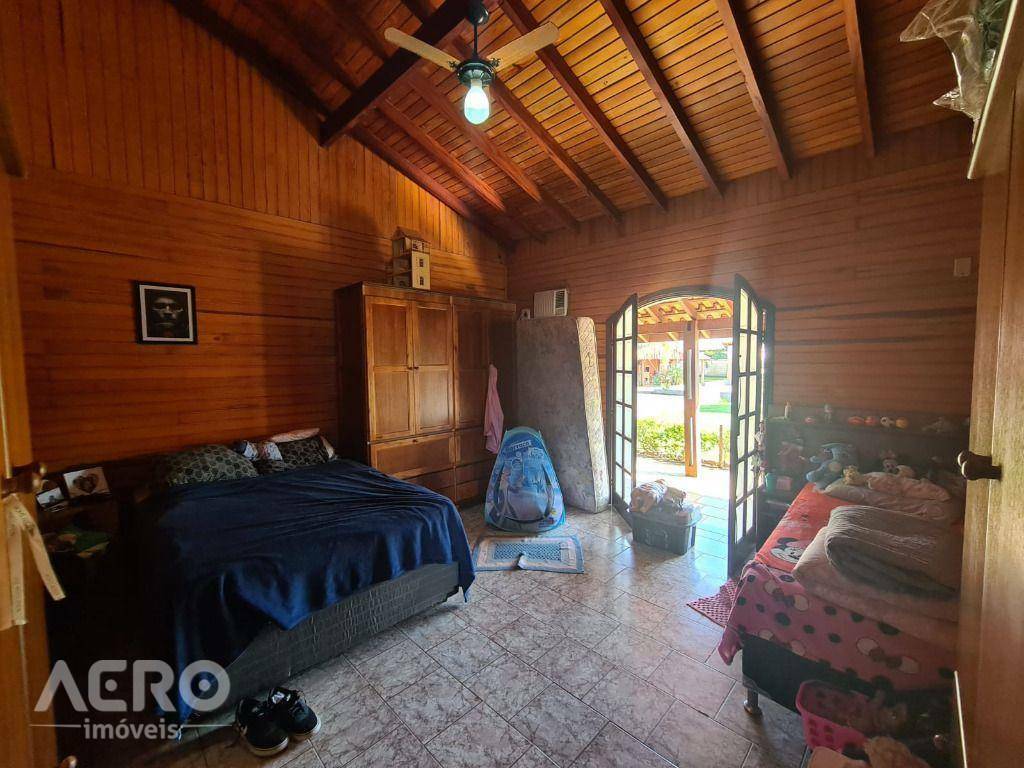 Chácara à venda com 3 quartos, 300m² - Foto 18