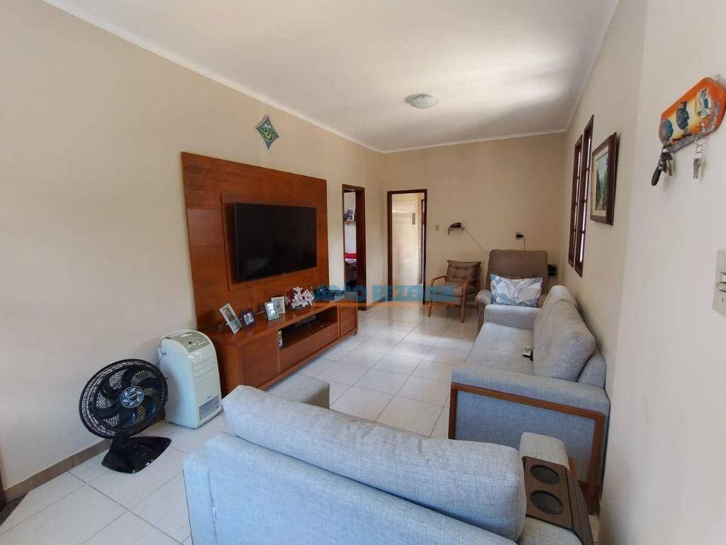 Casa à venda com 4 quartos, 221m² - Foto 13