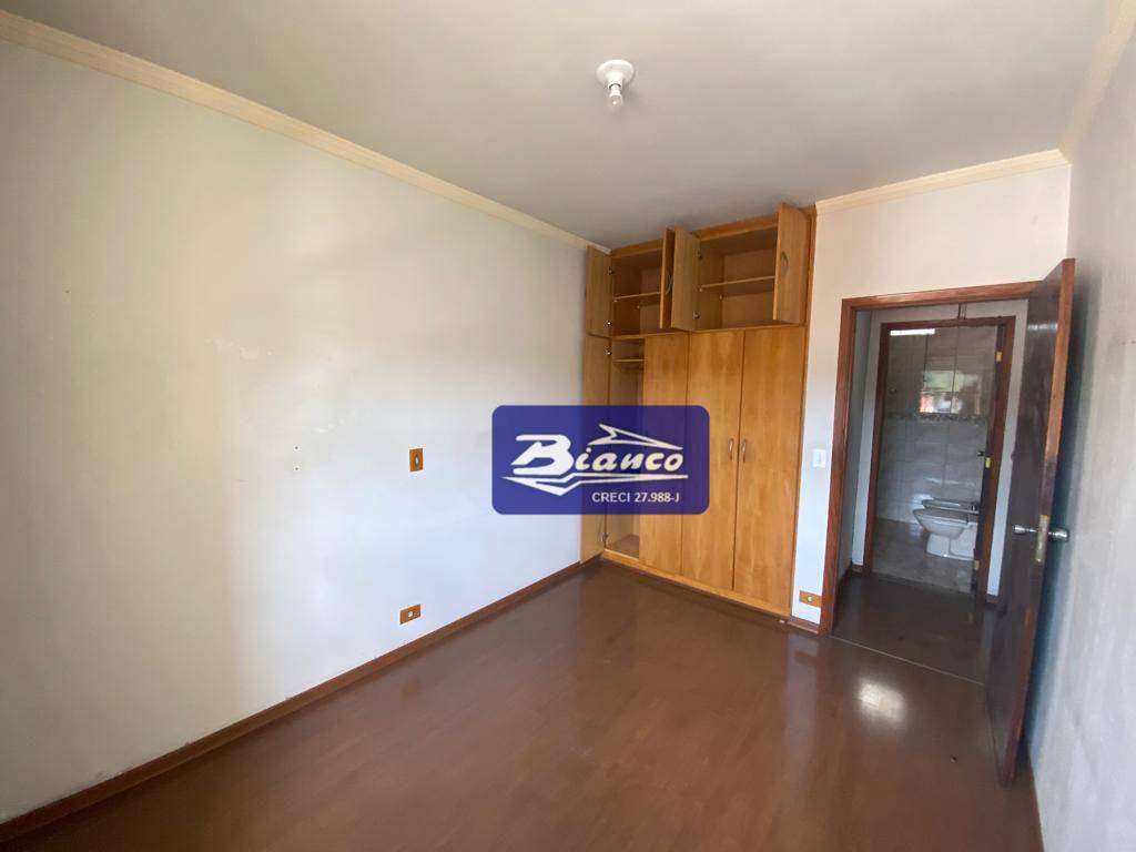 Casa para alugar com 4 quartos, 280m² - Foto 15