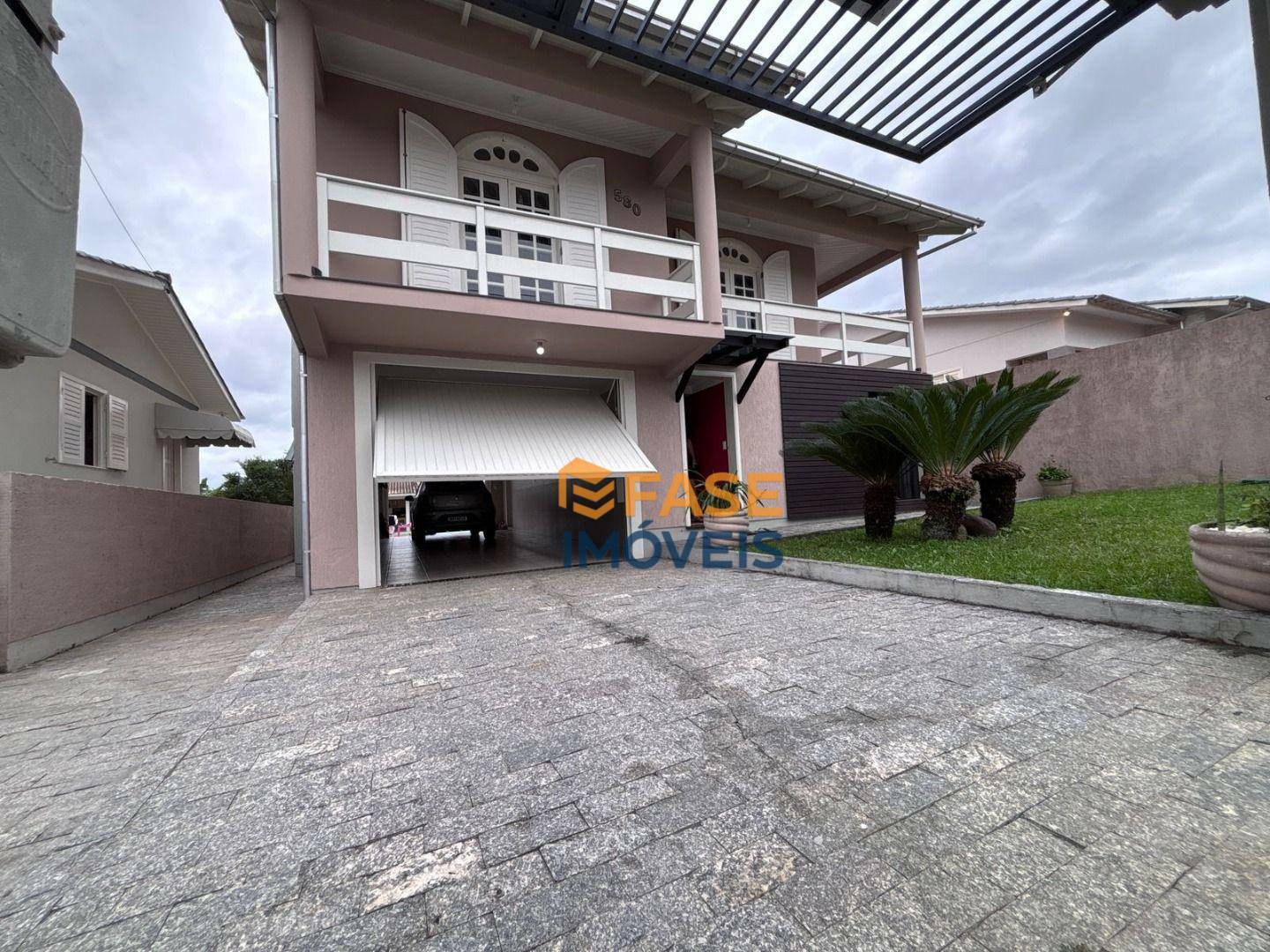 Casa à venda com 4 quartos, 213m² - Foto 3