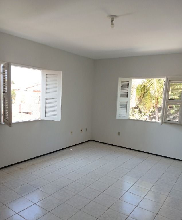 Casa para alugar com 2 quartos, 150m² - Foto 11