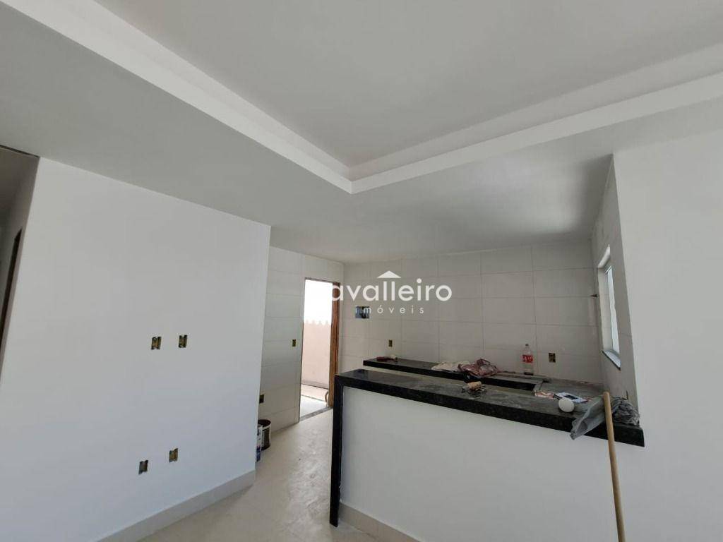 Casa à venda com 2 quartos, 70m² - Foto 4