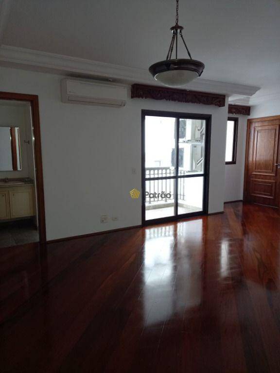 Apartamento para alugar com 3 quartos, 150m² - Foto 29