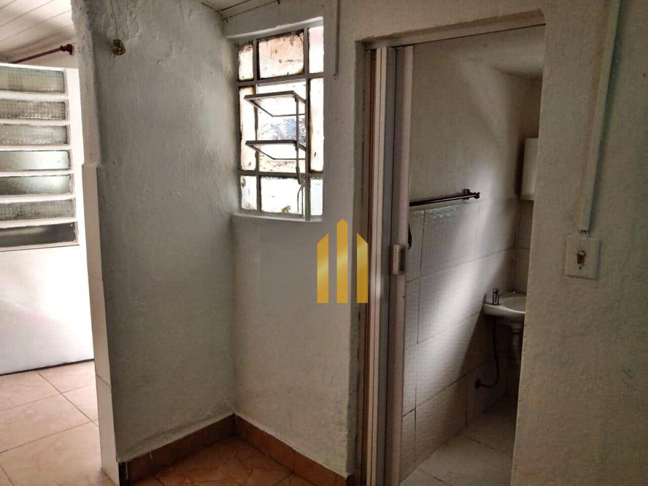 Casa para alugar com 1 quarto, 30m² - Foto 3