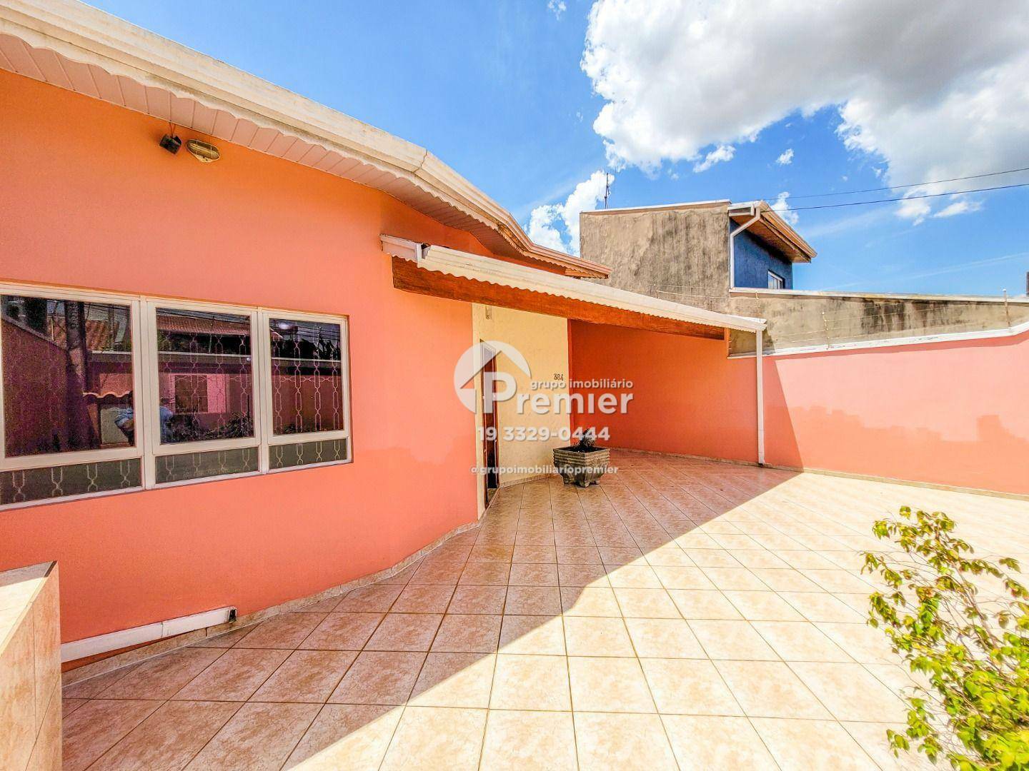Casa para alugar com 3 quartos, 160m² - Foto 1