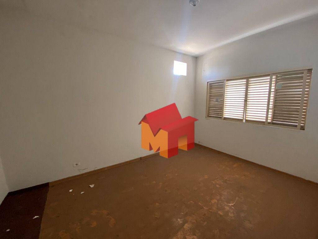 Casa à venda com 3 quartos, 295m² - Foto 9