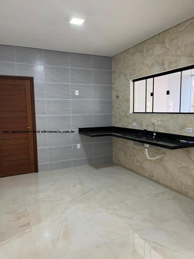 Casa de Condomínio à venda com 3 quartos, 220m² - Foto 5