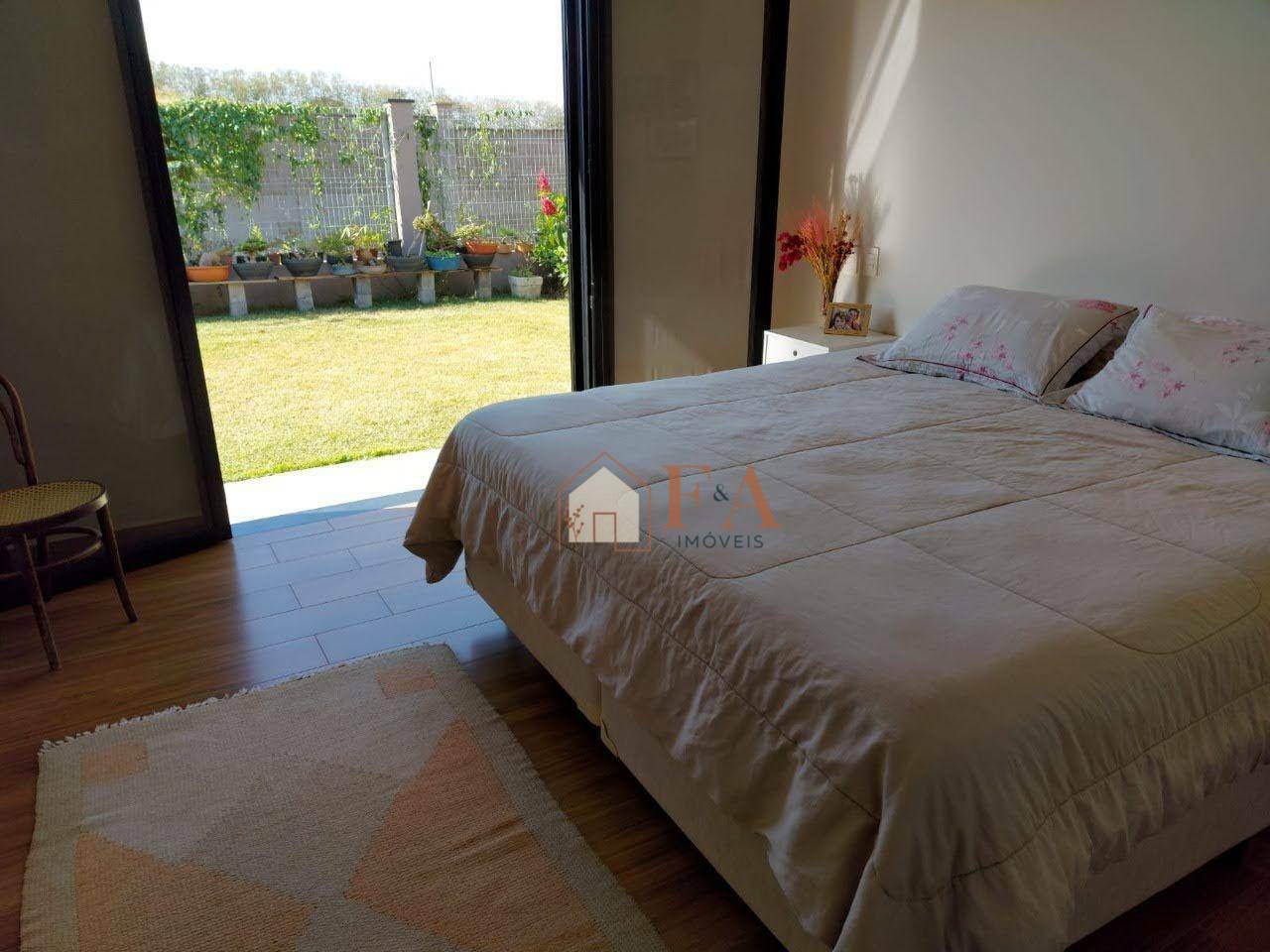 Casa de Condomínio à venda com 3 quartos, 217m² - Foto 15