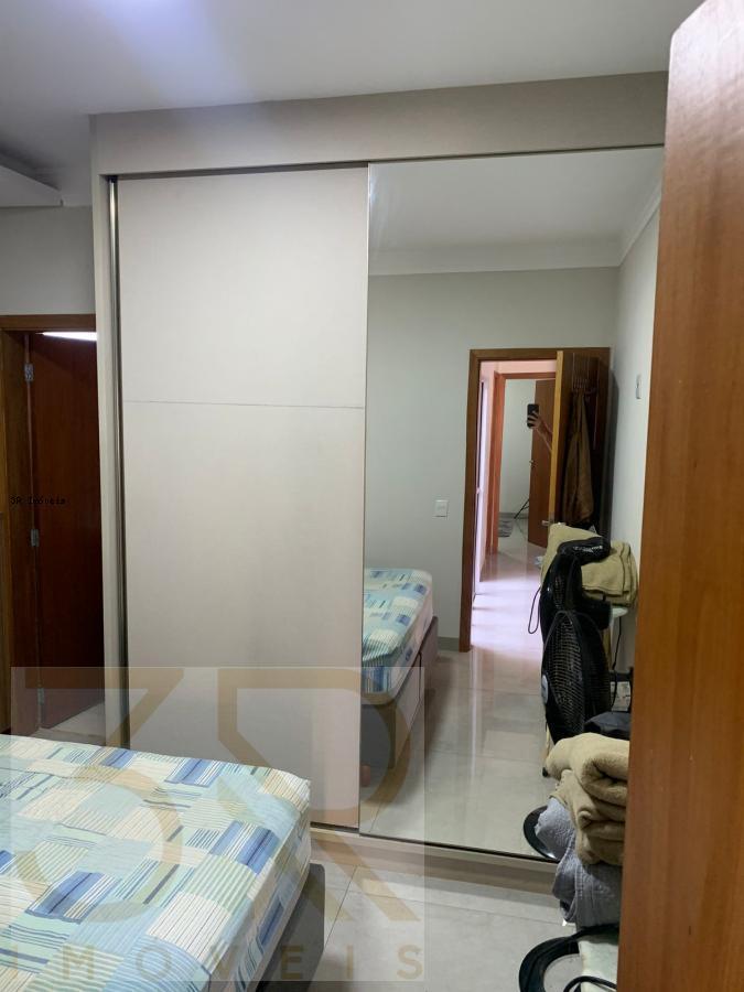 Casa à venda com 2 quartos, 65m² - Foto 13