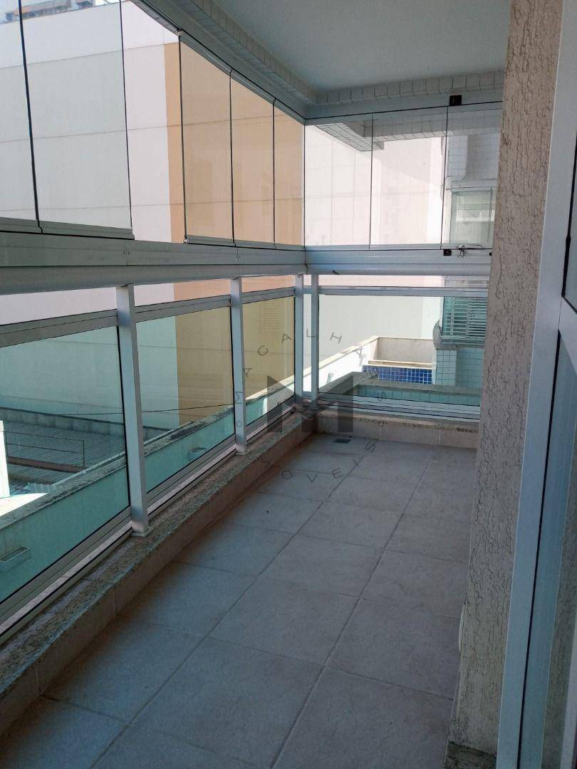 Apartamento à venda com 3 quartos, 98m² - Foto 1