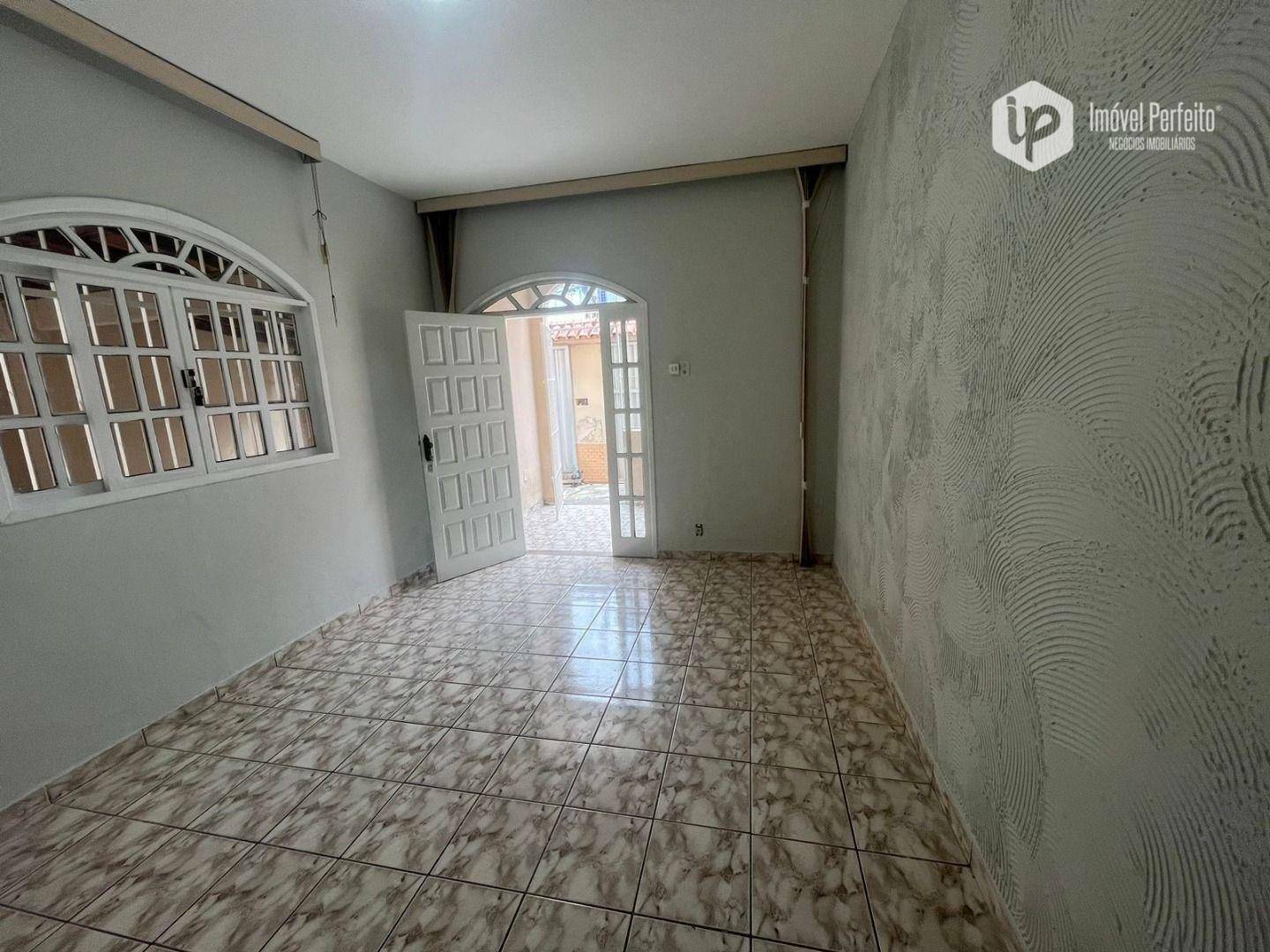 Casa para alugar com 2 quartos, 90m² - Foto 4