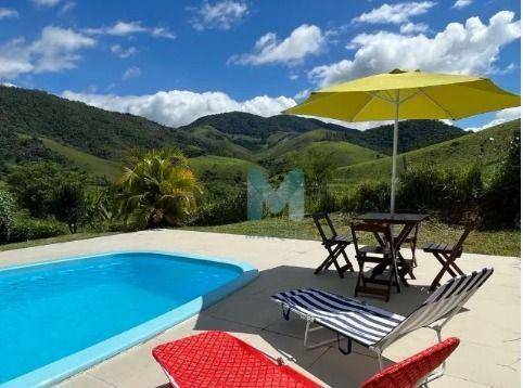 Chácara à venda com 4 quartos, 180m² - Foto 1