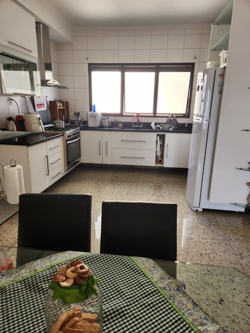 Apartamento à venda com 4 quartos, 195m² - Foto 22