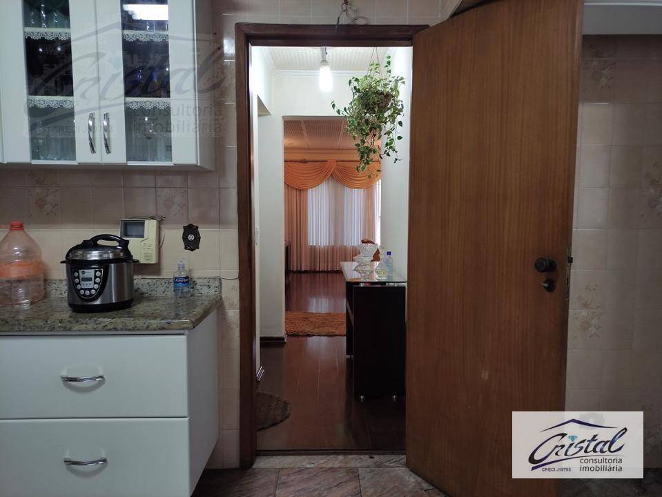 Casa à venda e aluguel com 3 quartos, 200m² - Foto 10