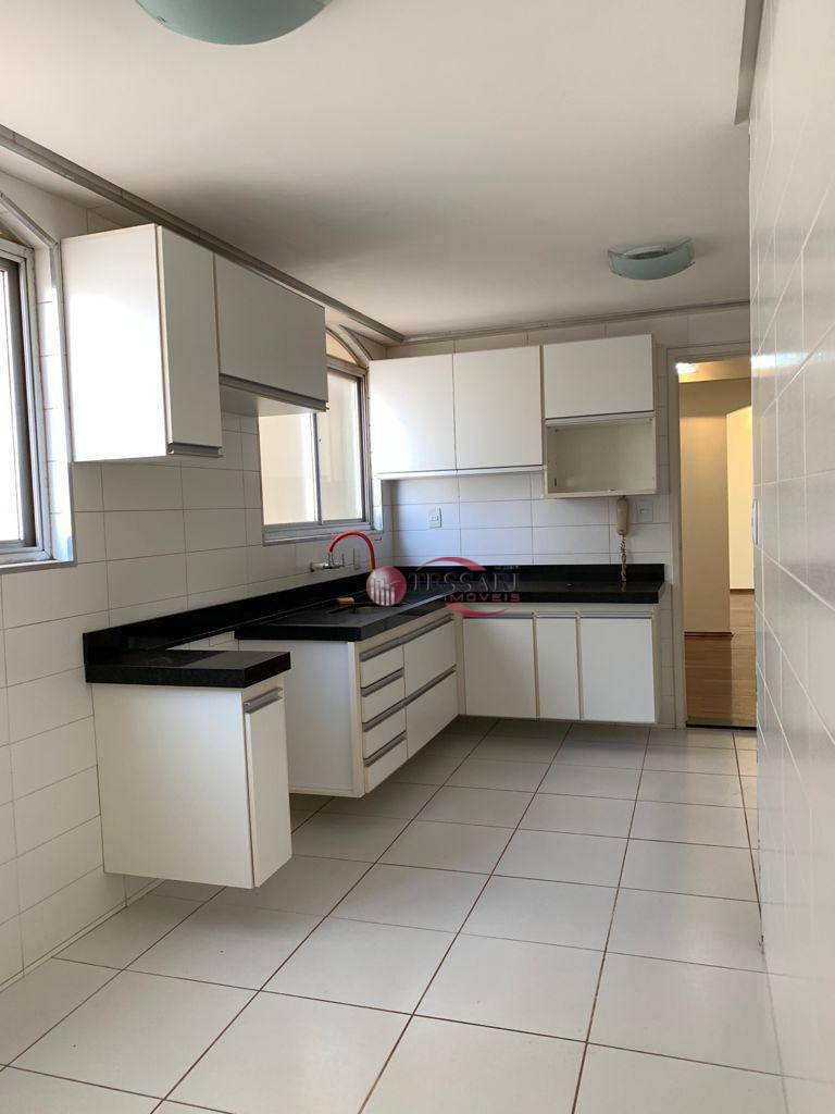 Apartamento à venda com 3 quartos, 185m² - Foto 26