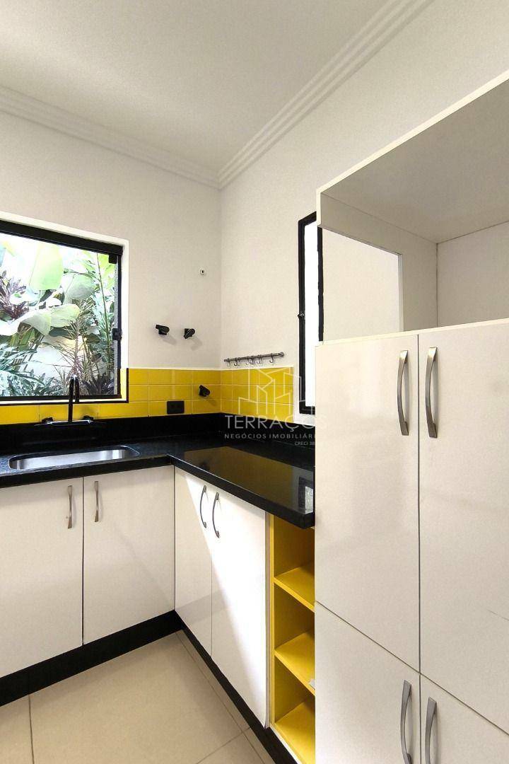 Casa para alugar com 3 quartos, 170m² - Foto 44