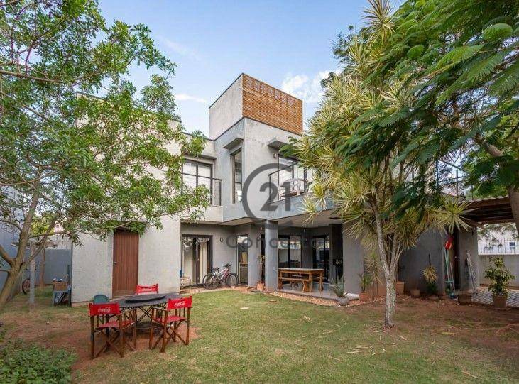 Casa à venda e aluguel com 4 quartos, 198m² - Foto 2