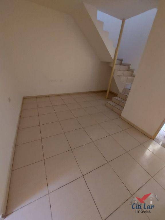 Sobrado para alugar com 2 quartos, 63m² - Foto 2