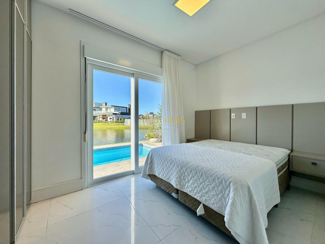 Casa de Condomínio à venda com 4 quartos, 190m² - Foto 29