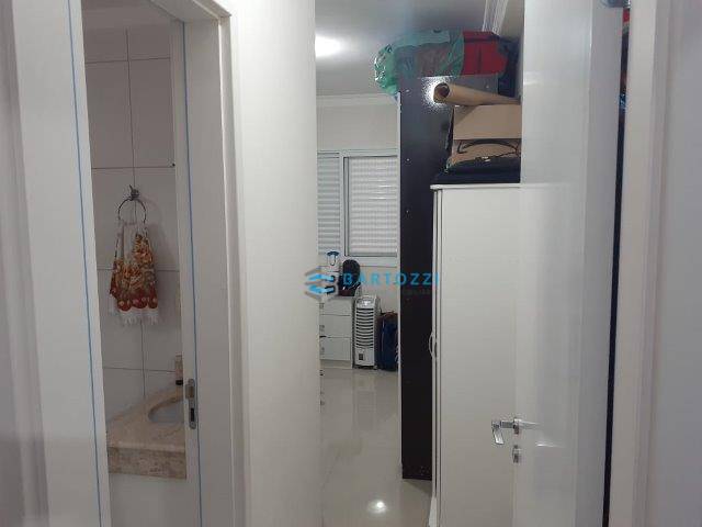 Apartamento à venda com 2 quartos, 70m² - Foto 8