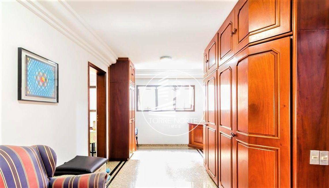 Apartamento à venda com 4 quartos, 236m² - Foto 19