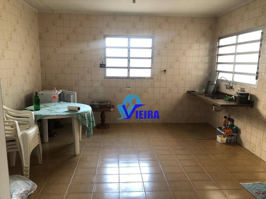 Sobrado à venda com 3 quartos, 200m² - Foto 8