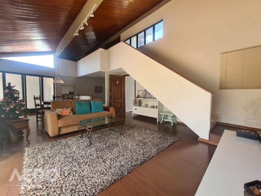 Casa à venda com 3 quartos, 347m² - Foto 28