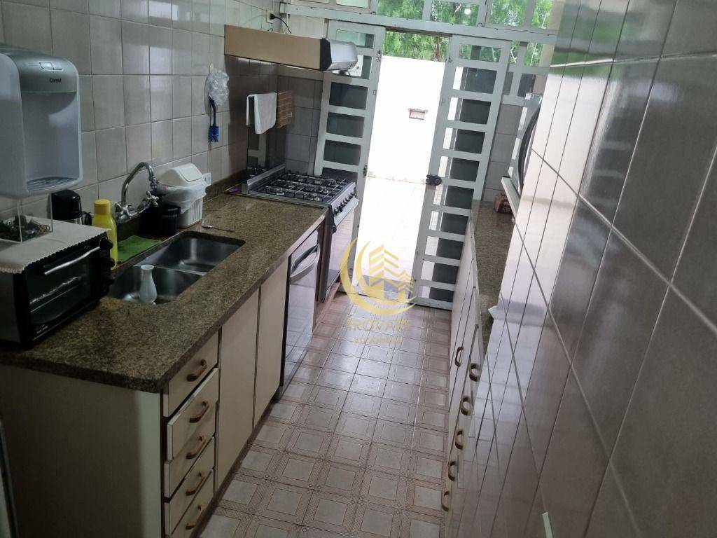 Casa à venda com 4 quartos, 276m² - Foto 16