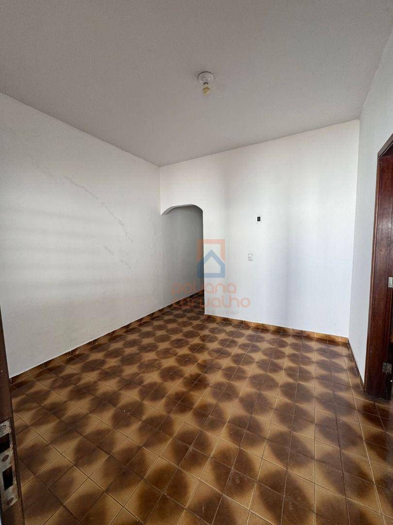 Casa para alugar com 3 quartos, 170m² - Foto 4
