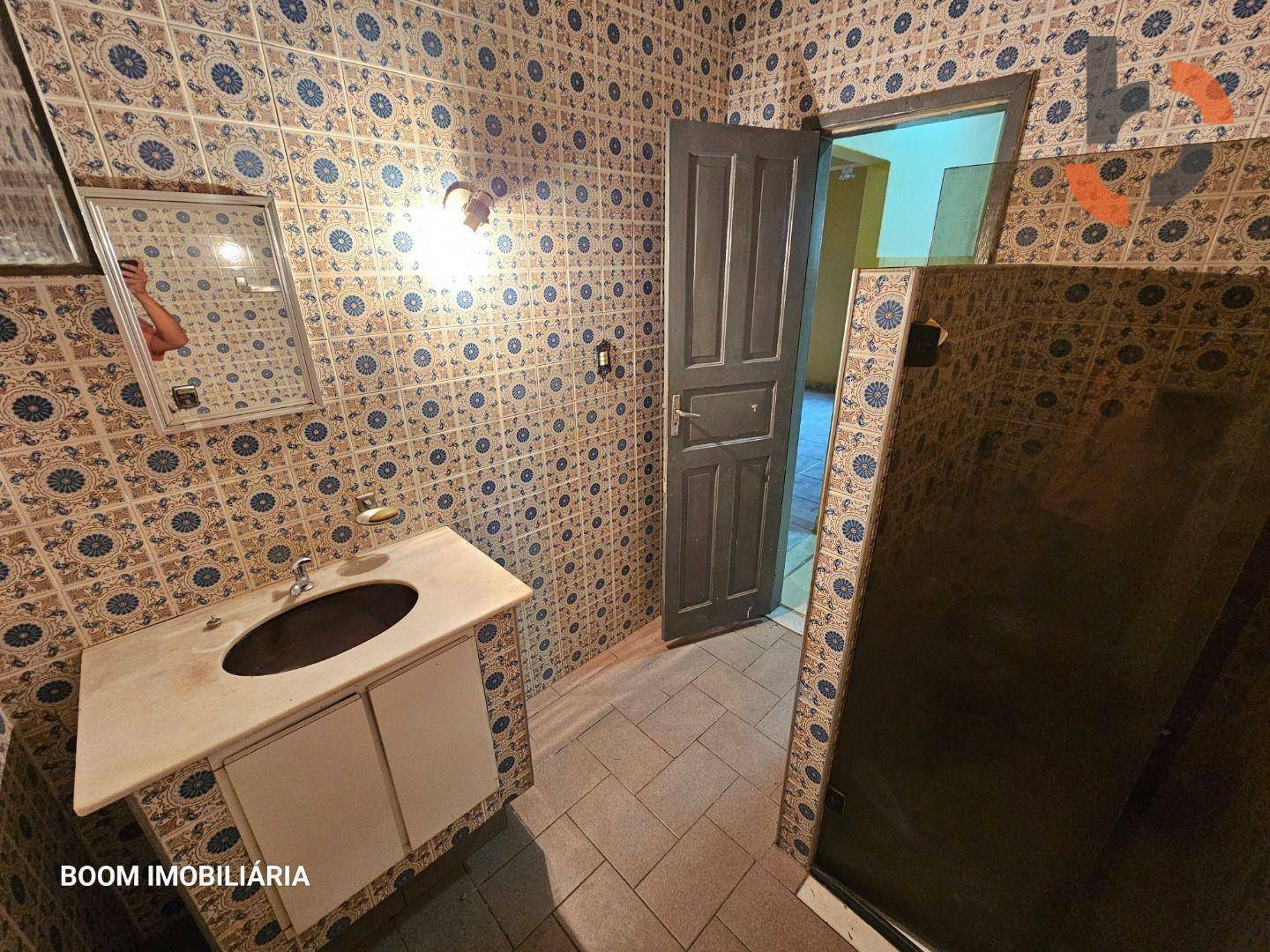 Casa à venda com 6 quartos, 210m² - Foto 15