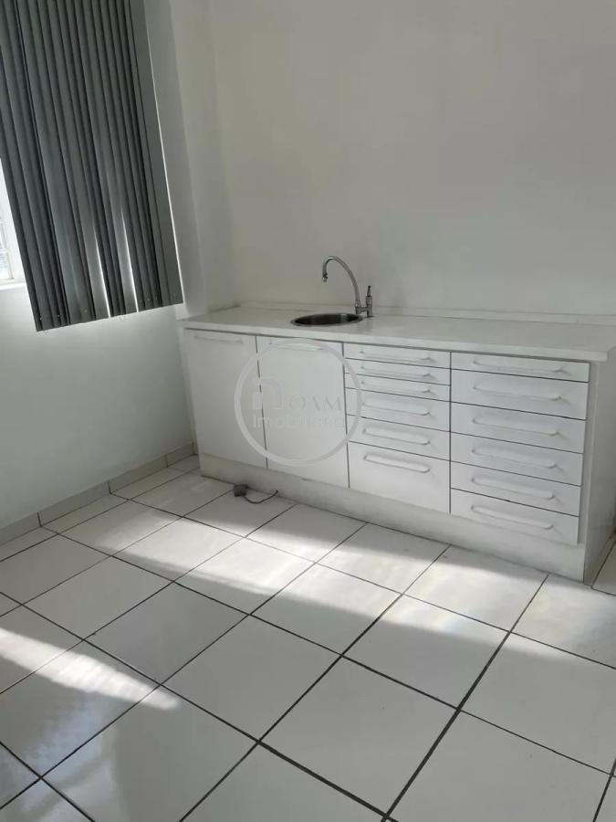 Casa para alugar com 1 quarto, 109m² - Foto 11