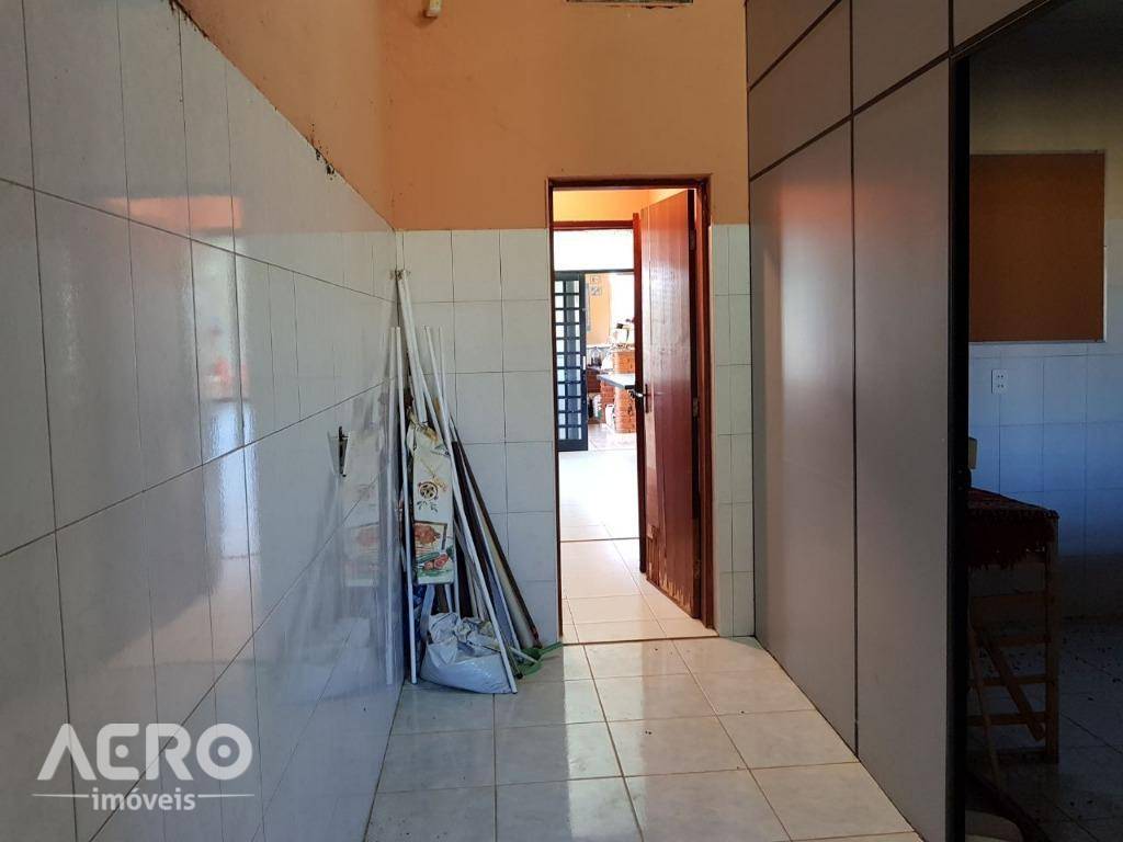 Chácara à venda com 5 quartos, 530m² - Foto 12