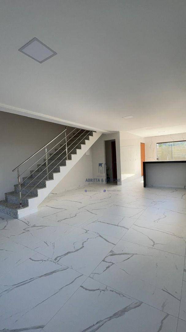 Casa à venda com 3 quartos, 110m² - Foto 4