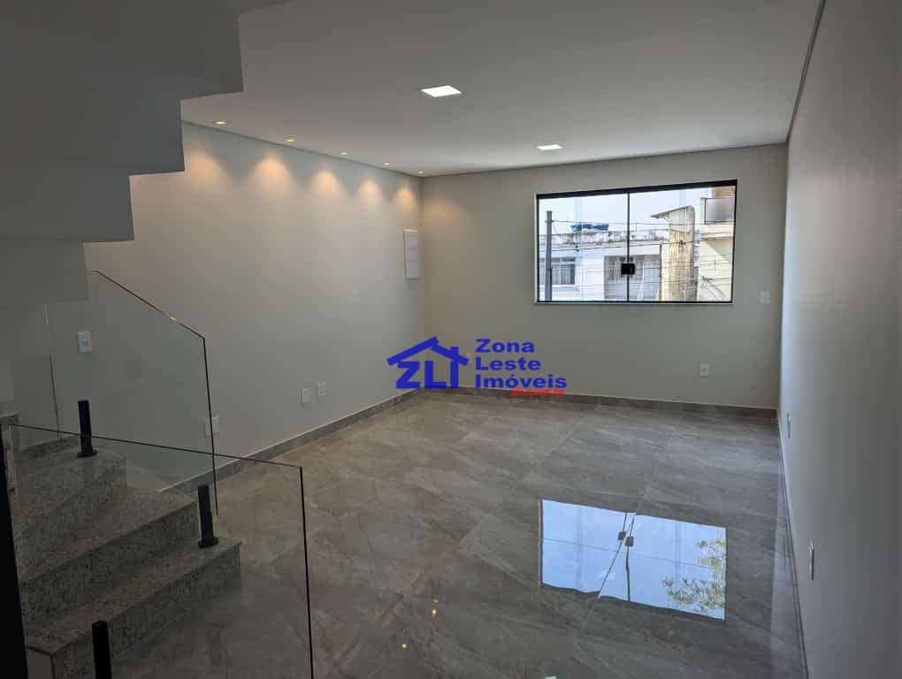 Sobrado à venda e aluguel com 3 quartos, 140m² - Foto 1