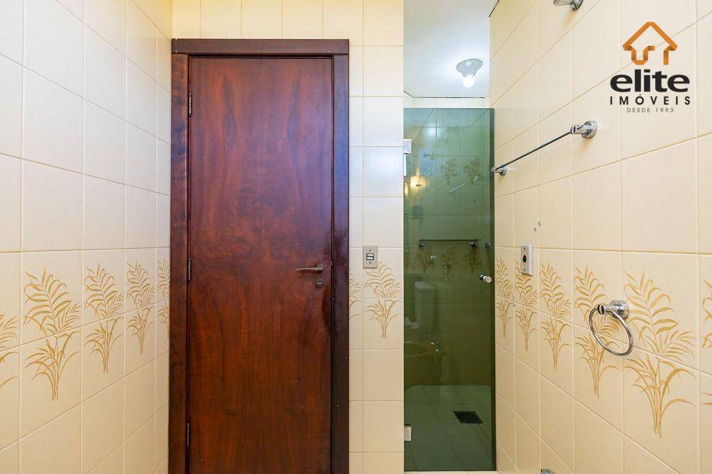 Casa à venda e aluguel com 4 quartos, 352m² - Foto 49
