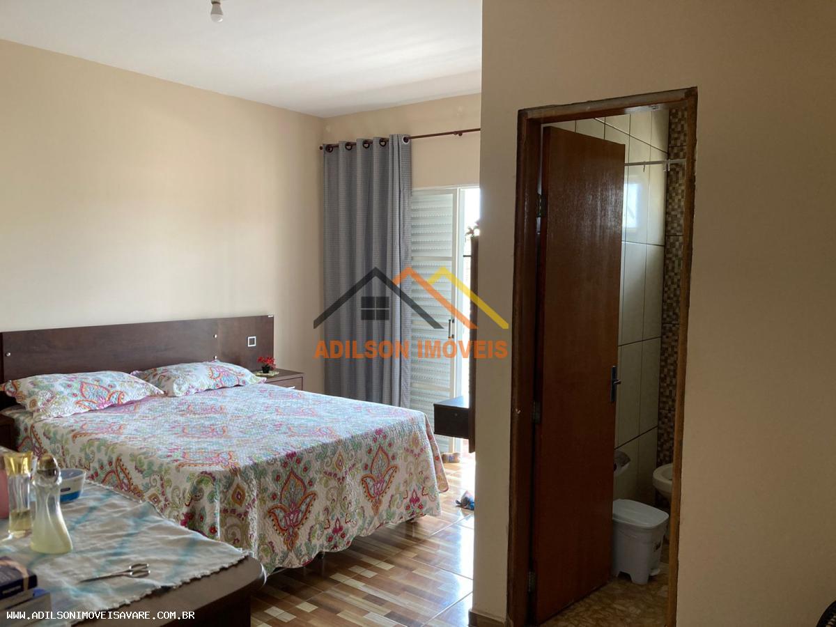 Casa à venda com 3 quartos, 200m² - Foto 14