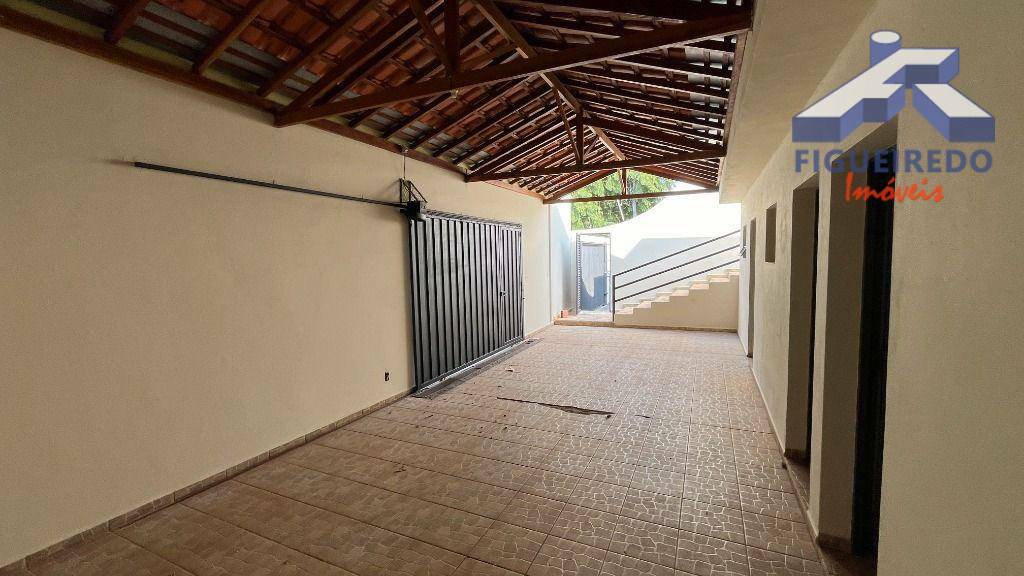 Casa à venda com 3 quartos, 300m² - Foto 14